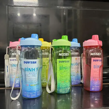 BÌNH NƯỚC NHỰA DUY TÂN 500ML IN LOGO THEO YÊU CẦU - GIẢI PHÁP QUÀ TẶNG DOANH NGHIỆP THIẾT THỰC