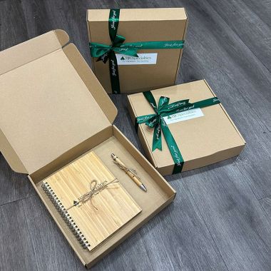 BỘ QUÀ TẶNG DOANH NGHIỆP THÂN THIỆN MÔI TRƯỜNG – SỔ GỖ TRE & BÚT TRE CAO CẤP