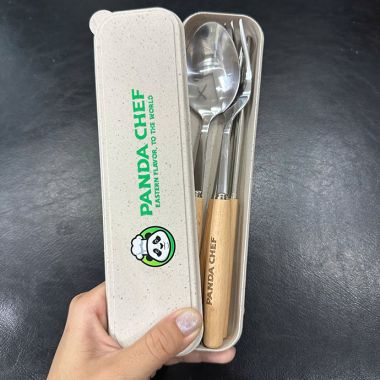 BỘ MUỖNG ĐŨA NĨA INOX CÁN GỖ IN LOGO - QUÀ TẶNG DOANH NGHIỆP THIẾT THỰC