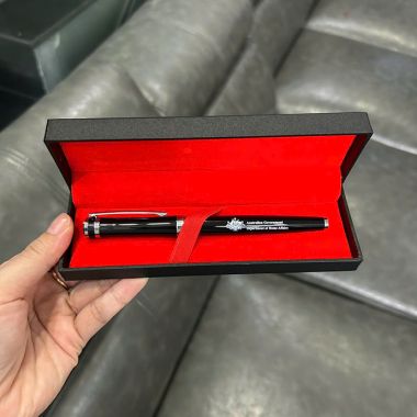 BÚT KIM LOẠI KÈM HỘP SANG TRỌNG IN LOGO RMIT