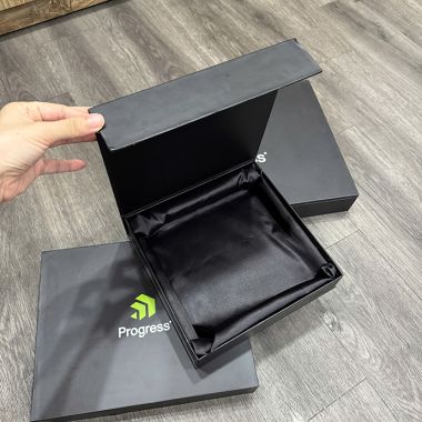 HỘP QUÀ TẶNG NẮP HÍT NAM CHÂM IN LOGO THEO YÊU CẦU