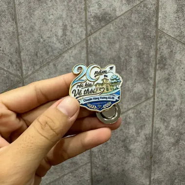 HUY HIỆU KIM LOẠI CAO CẤP - SẢN XUẤT HUY HIỆU CÀI ÁO IN LOGO THEO YÊU CẦU