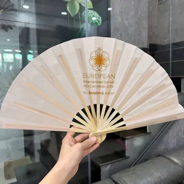 QUẠT NAN BẰNG VẢI IN LOGO - QUÀ TẶNG DOANH NGHIỆP IN LOGO THEO YÊU