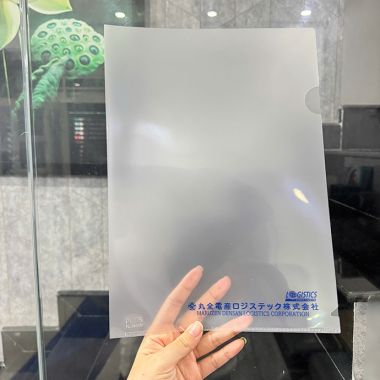 BÌA LÁ NHỰA A4 IN LOGO DOANH NGHIỆP- 1 VỊ TRÍ IN