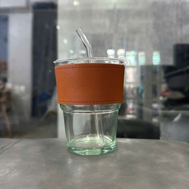 LY THỦY TINH BỌC DA NÂU- XANH IN LOGO THEO YÊU CẦU