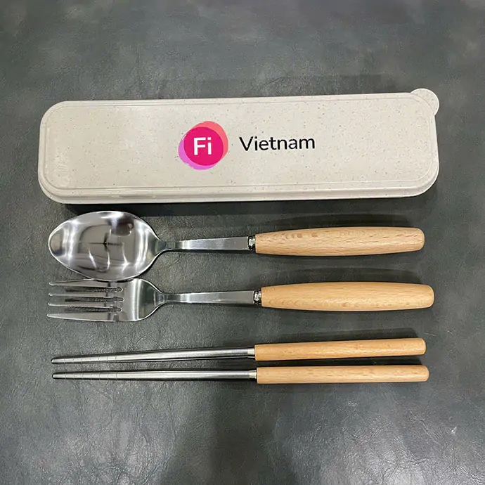 BỘ MUỖNG ĐŨA INOX CÁN GỖ IN LOGO - XU HƯỚNG QUÀ TẶNG XANH, HIỆN ĐẠI