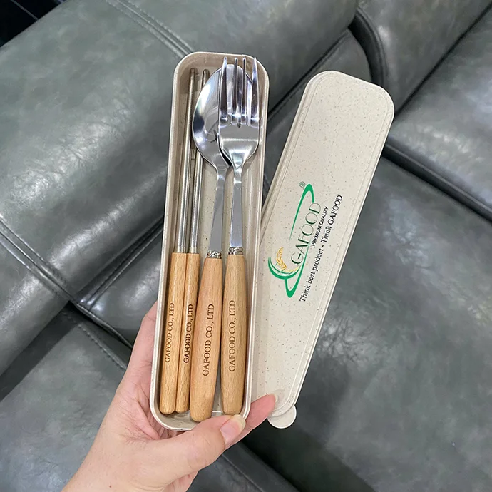 BỘ MUỖNG ĐŨA NĨA CÁN GỖ KHẮC LOGO