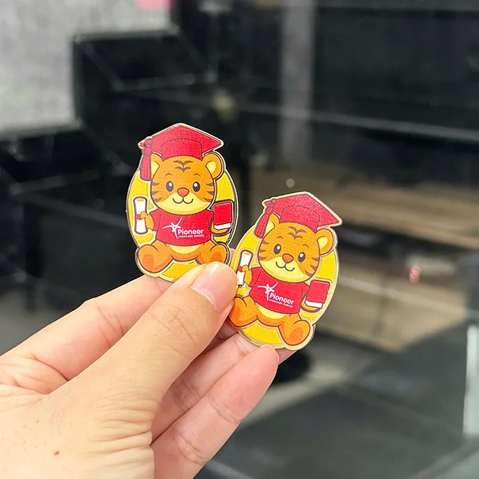 HUY HIỆU KIM LOẠI IN LOGO - QUÀ TẶNG LƯU NIỆM CAO CẤP