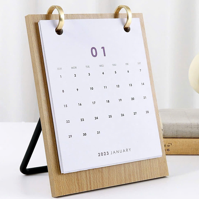 LỊCH ĐỂ BÀN GỖ DẠNG VÒNG TREO - SANG TRỌNG, TỐI GIẢN