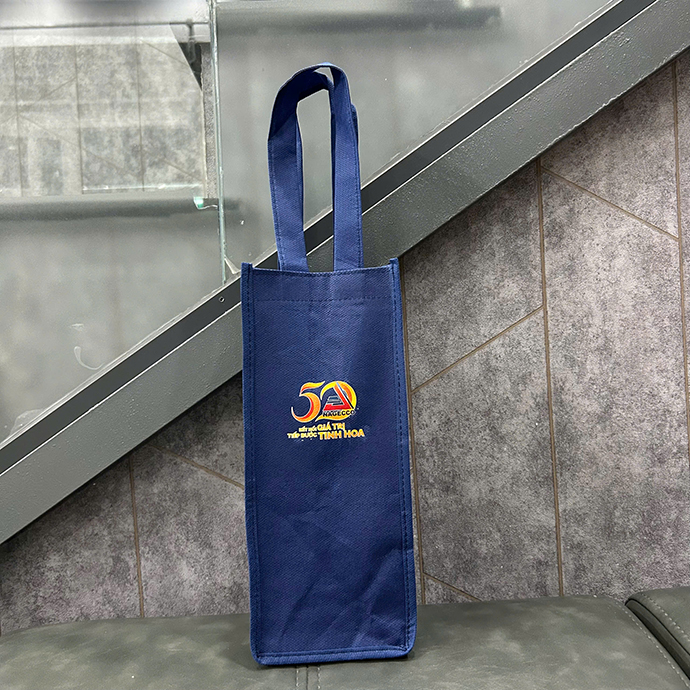 SẢN XUẤT TÚI VẢI KHÔNG DỆT ĐỰNG BÌNH NƯỚC GIÁ TỐT