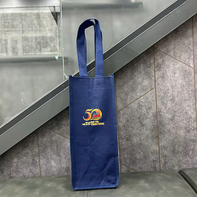 SẢN XUẤT TÚI VẢI KHÔNG DỆT ĐỰNG BÌNH NƯỚC GIÁ TỐT