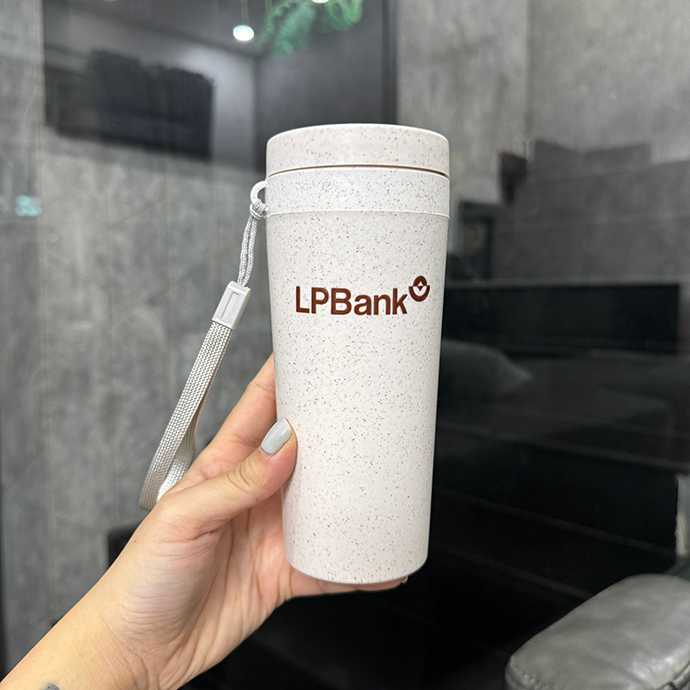 BÌNH NƯỚC NHỰA LÚA MẠCH 400ML - IN LOGO LPBANK