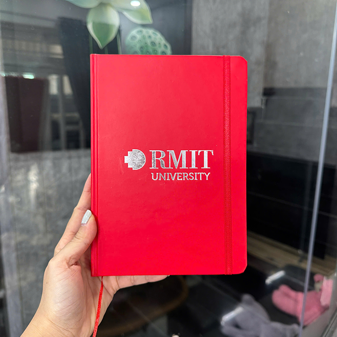 SỔ TAY BÌA BỒI IN LOGO RMIT - SỔ TAY IN LOGO THEO YÊU CẦU