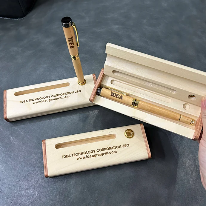 BÚT BI GỖ KHẮC LOGO THEO YÊU CẦU - IN LOGO THEO YÊU CẦU GIÁ RẺ