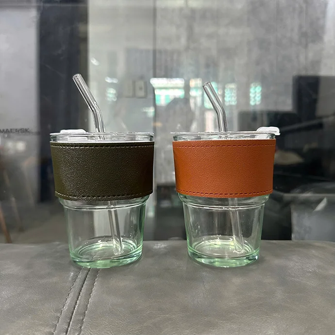 LY THỦY TINH BỌC DA NÂU- XANH IN LOGO THEO YÊU CẦU