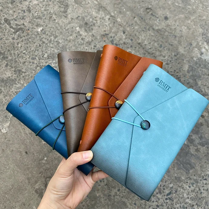 SỔ TAY A6 BÌA DA IN LOGO RMIT - SỔ TAY IN LOGO THEO YÊU CẦU