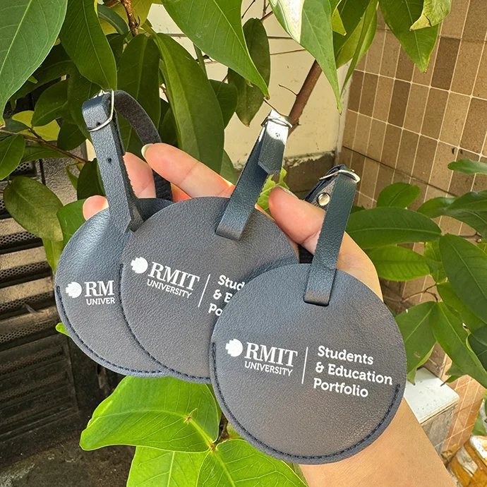 THẺ TREO HÀNH LÝ IN LOGO RMIT - SẢN XUẤT THEO YÊU CẦU